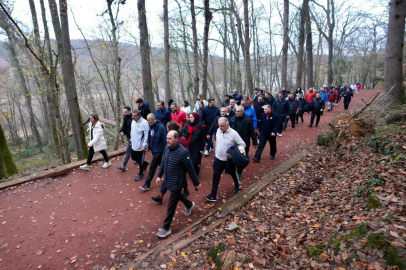Bakan Tekin öğretmenlerle doğa yürüyüşü yaptı