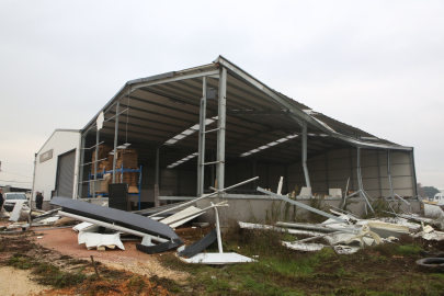 Bursa Nilüfer’de iki kaçak yapı daha yıkıldı