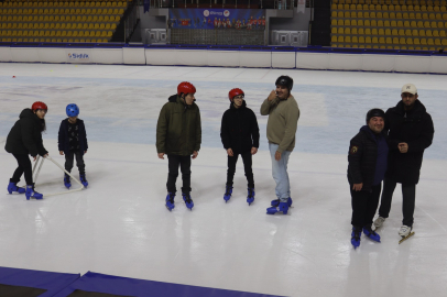 YADEV öğrencileri buz pistini sevdi