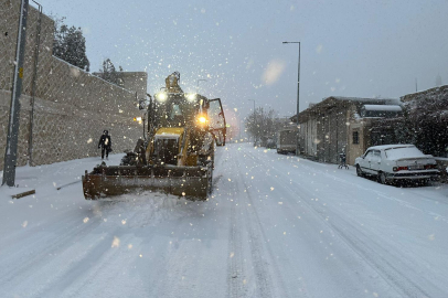 Mardin Artuklu karla mücadele için sahada