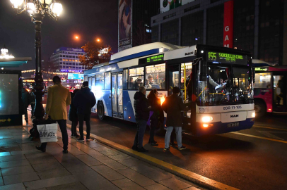 Başkent’te yılbaşı hazırlıkları tamamlandı