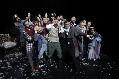 Konya'da Şehir Tiyatrosu 43 bini aşkın sanatseveri buluşturdu