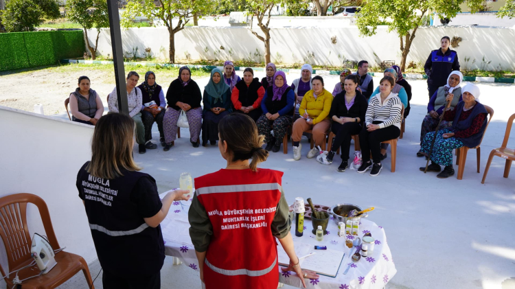 Muğla Büyükşehir’den muhtarlara akademik destek