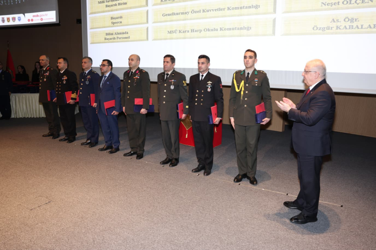 Bakan Güler’den TSK’ya övgü, teröre net uyarı