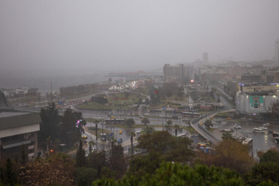 İzmir kuvvetli yağış ve fırtınaya karşı teyakkuzda