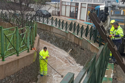 Bursa Büyükşehir ekipleri Büyükorhan'da gün boyu sahadaydı