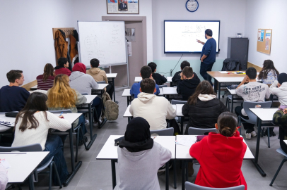 Kocaeli Büyükşehir liselileri yazılı sınavlara hazırlıyor