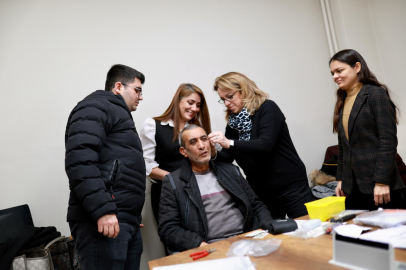 Bursa Gemlik’te ihtiyaç sahiplerine ücretsiz işitme cihazı desteği