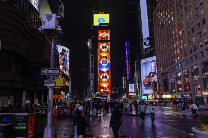 Gençlerin sosyal yaşamları globalleştiğinde: WePlay, Times Meydanı'nı aydınlatıyor