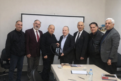 İzmir için sert tablo: Trafik kilit, körfez alarmda, su denize akıyor