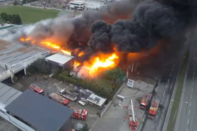 İstanbul Büyükçekmece’de fabrika yangını kontrol altında