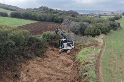 Manisa Büyükşehir tarım arazilerini taşkınlara set oluyor