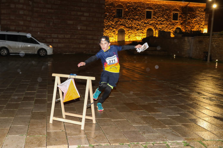 Bursa’da gece atmosferinde oryantiring