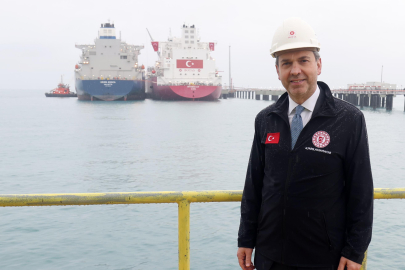 Ertuğrul Gazi FSRU’da kritik transfer... Türkiye'nin gazlaştırma kapasitesi 200 milyon metreküpe çıkıyor