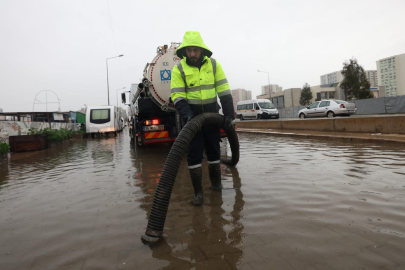 Sağanak yağışta İzmir teyakkuzda