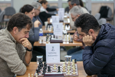 İzmir Güzelbahçe’de satranç turnuvası düzenlendi