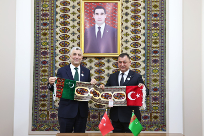 Türkiye ve Türkmenistan ticari ilişkileri geliştiriyor... Hedef 5 milyar dolar