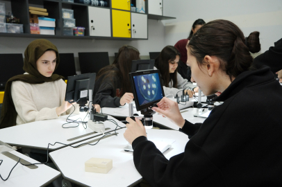 Bursa'da kızlarla bilimsel ve teknolojik buluşma