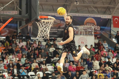 Kocaeli'de Başkan Büyükakın’dan gençlere “Kardeş Pası”