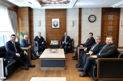 Memduh Büyükkılıç'tan Bakan Kacır'a ziyaret