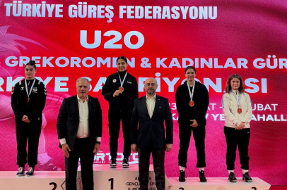 Nevşehirli güreşçiler dereceleri sıraladı