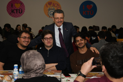 Başkan Genç, KTÜ’lü öğrencilerle iftar sofrasında buluştu