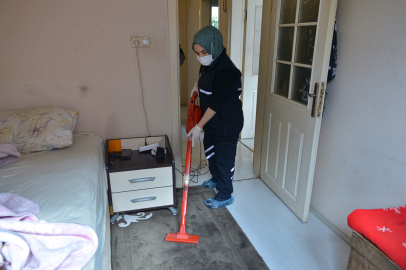 Bursa Büyükşehir evde bakım ve temizlikle gönüllere dokunuyor