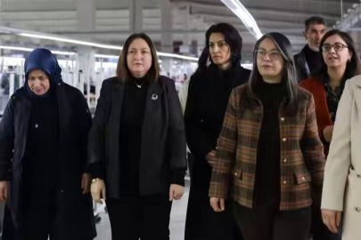 Ağrı Belediyesi'nden kadın çalışanlara ziyaret