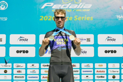 Konyalı genç bisikletçiden çifte şampiyonluk