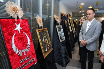 İzmir’de “Sanatın Diliyle Değerlerimiz” sergisi açıldı