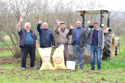Kocaeli'de gübreler toprakla buluşuyor, yüzler gülüyor
