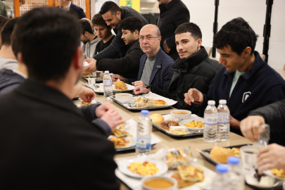 Konya'da Başkan Pekyatırmacı öğrencilerle buluştu