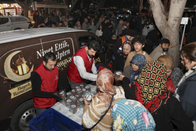 Mersin Büyükşehir’den Kadir Gecesi’nde lokma ikramı