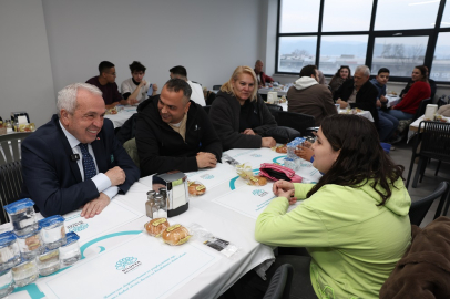 Bursa Nilüfer'de Başkan Özdemir vatandaşlarla iftarda buluştu