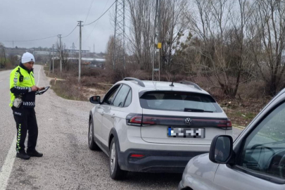 Bilecik Pazaryeri’nde trafik denetimleri aralıksız sürüyor
