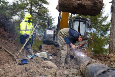 Mersin'de zarar gören içme suyu hattına anında müdahale