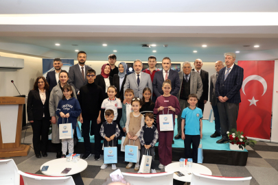 Kayseri Talas'ta kitap kurtları ödüllendirildi