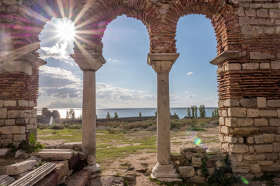 Enez Kalesi'ne 'bin liralık' ihmal!