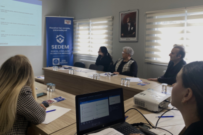 İstanbul Maltepe'de muhtarlara toplumsal cinsiyet eşitliği semineri