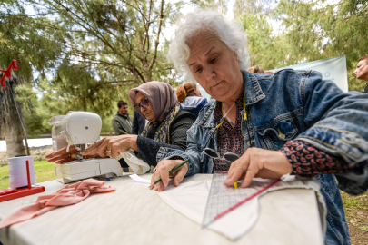 İzmir’de makineler taşındı, eğitim açık alanda sürdü... Meslek Fabrikası'nda açık hava eğitimi!