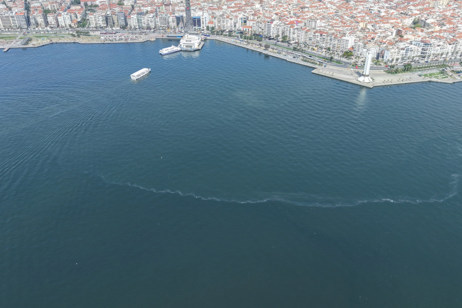 İzmir Körfezi'nde 9. kez dış kaynaklı kirlilik tespit edildi