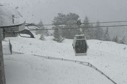 Bursa’nın zirvesinde lapa lapa kar