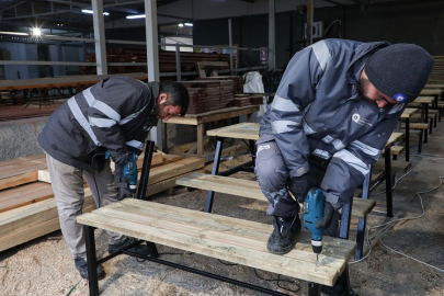 Emekle üretilen kent mobilyaları şehre değer katıyor