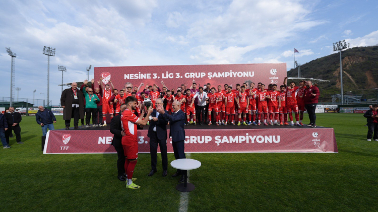 Sebat Gençlik Spor şampiyonluk kupasına kavuştu