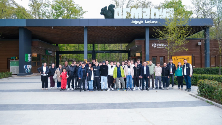 İskeçeli gençler, dostluk maçı öncesi oksijen depoladı