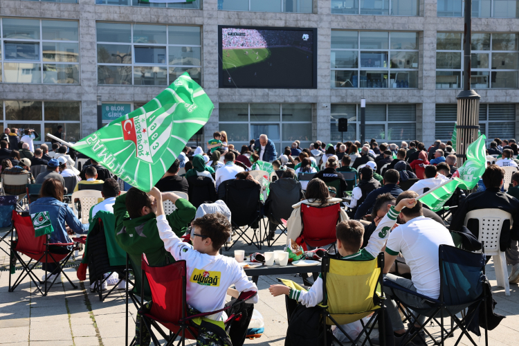 Bursa’da şampiyonluk heyecanı Nilüfer’de zirve yaptı