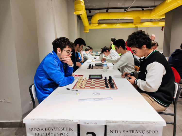 Bursa Büyükşehirli satranççılar başarıya doymadı