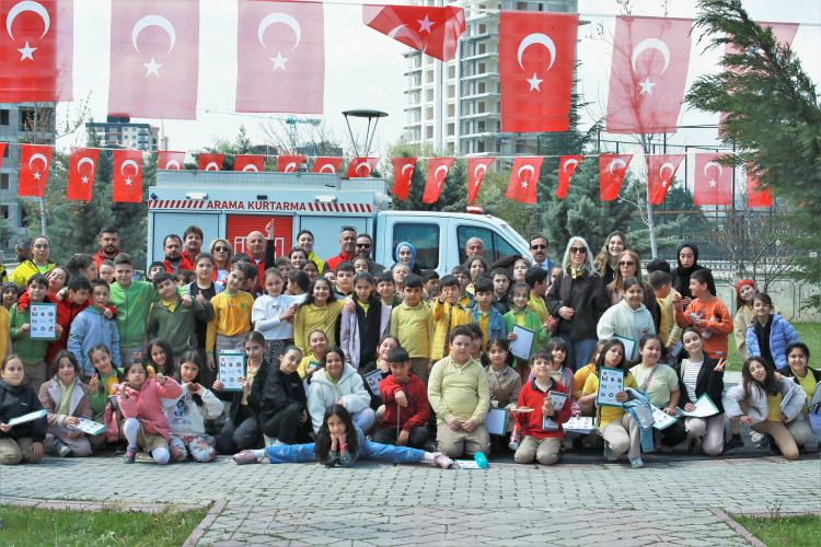 Ankara Keçiören’de çocuklara hayat kurtaran afet eğitimi