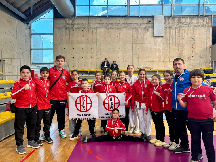 Karatecilerden Keşan’a madalya yağmuru