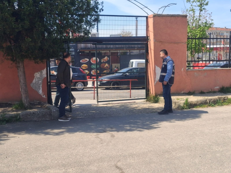 Keşan’da okullarda polisler nöbette, bahçeler veliye kapandı!